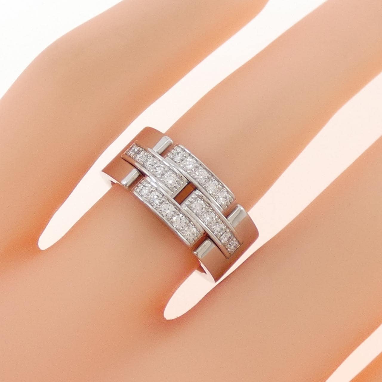 カルティエ マイヨンパンテール ハーフダイヤ ラージ リング