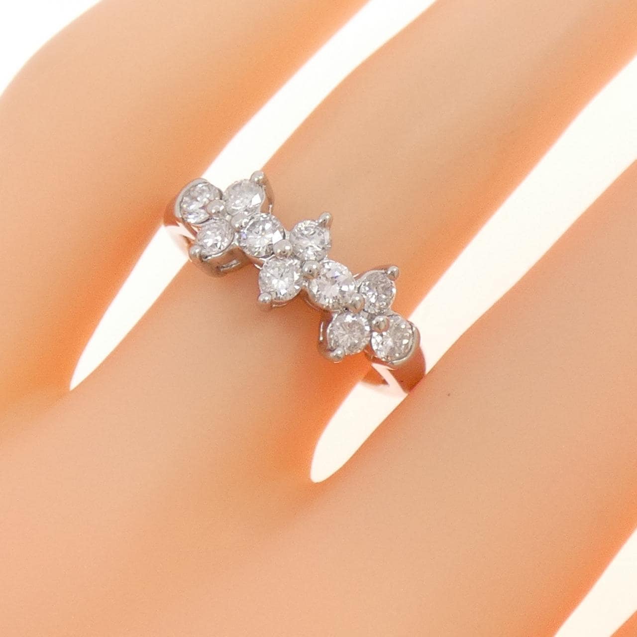 PT900钻石戒指 0.75克拉