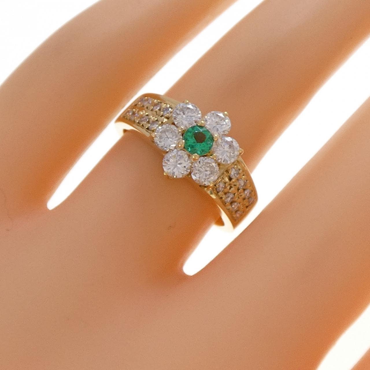 K18YG フラワー エメラルド リング 0.14CT