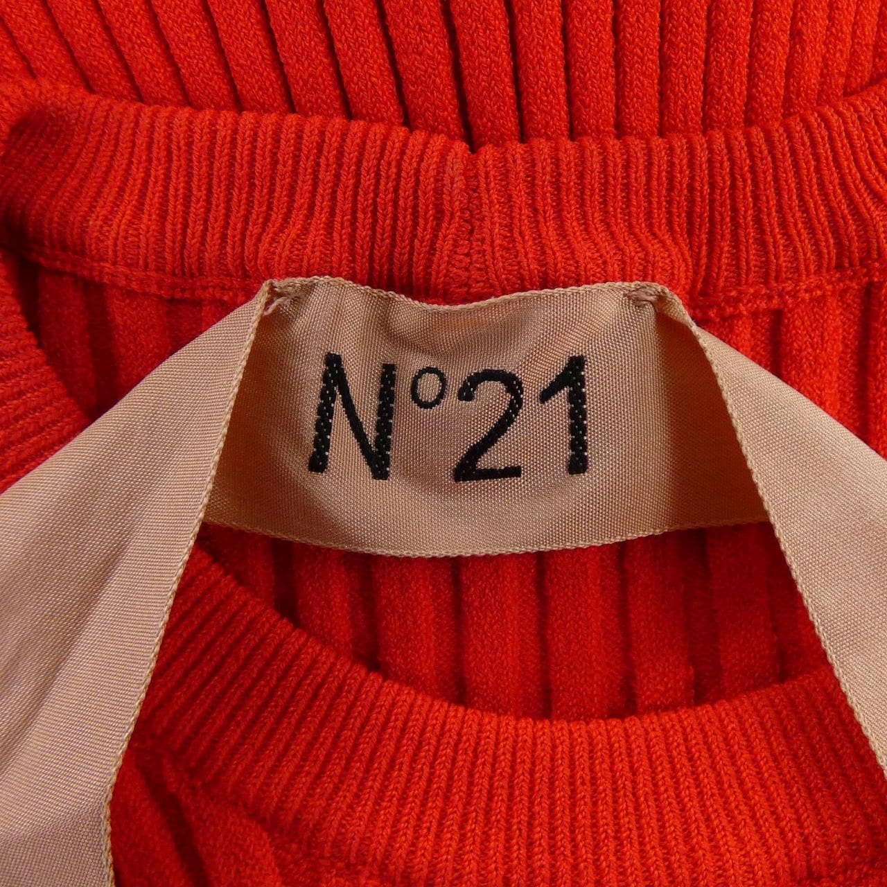 ヌメロヴェントゥーノ N°21 トップス