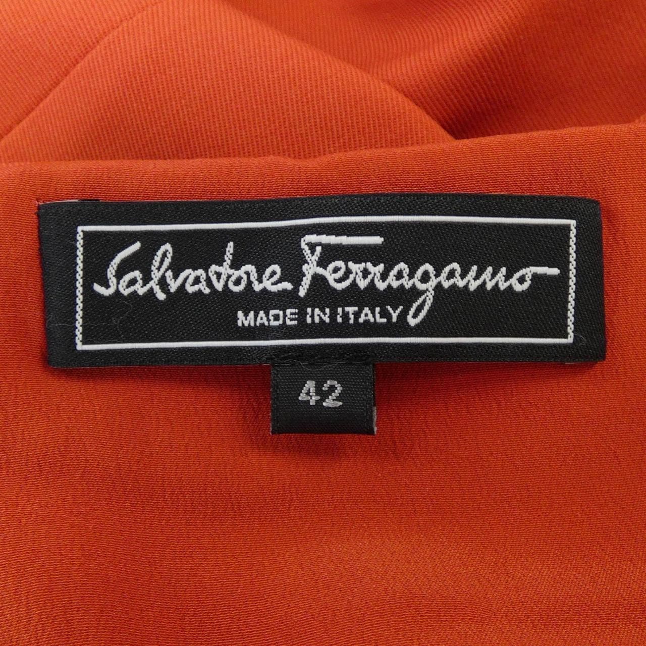 サルヴァトーレフェラガモ SALVATORE FERRAGAMO ワンピース