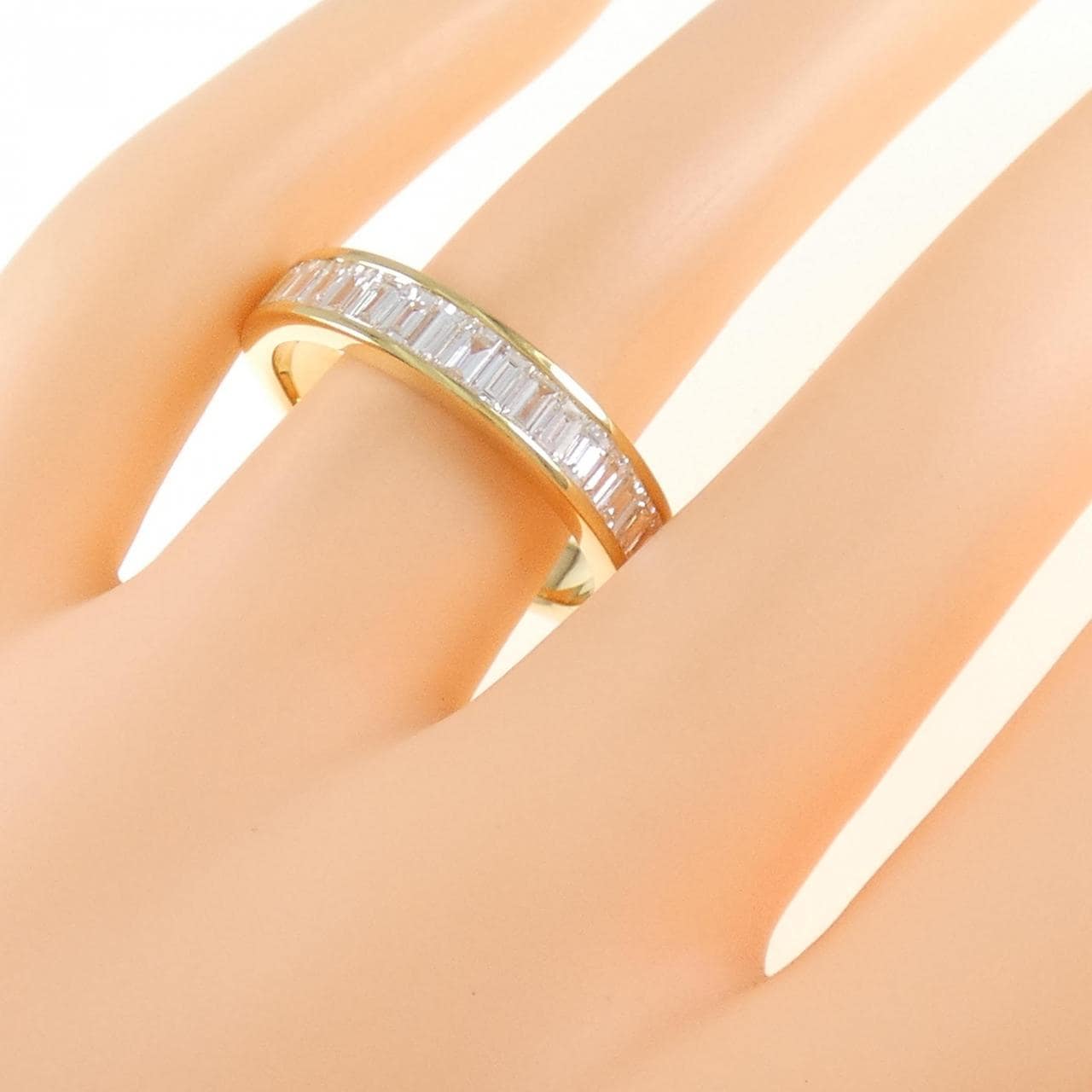 750YG Diamond ring