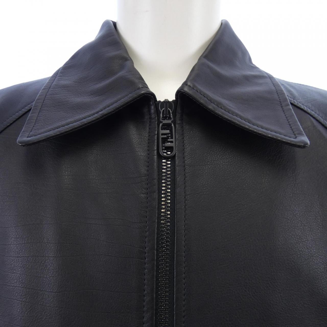 フェンディ FENDI FPJ075 AL2Y レザージャケット