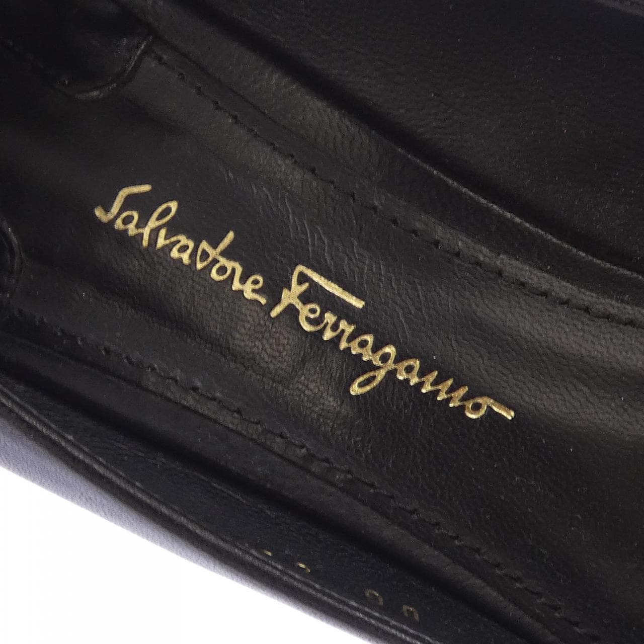 サルヴァトーレフェラガモ SALVATORE FERRAGAMO パンプス