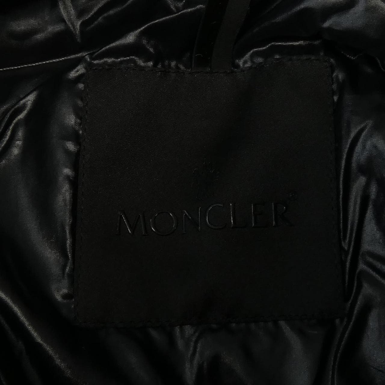 モンクレール MONCLER ダウンジャケット