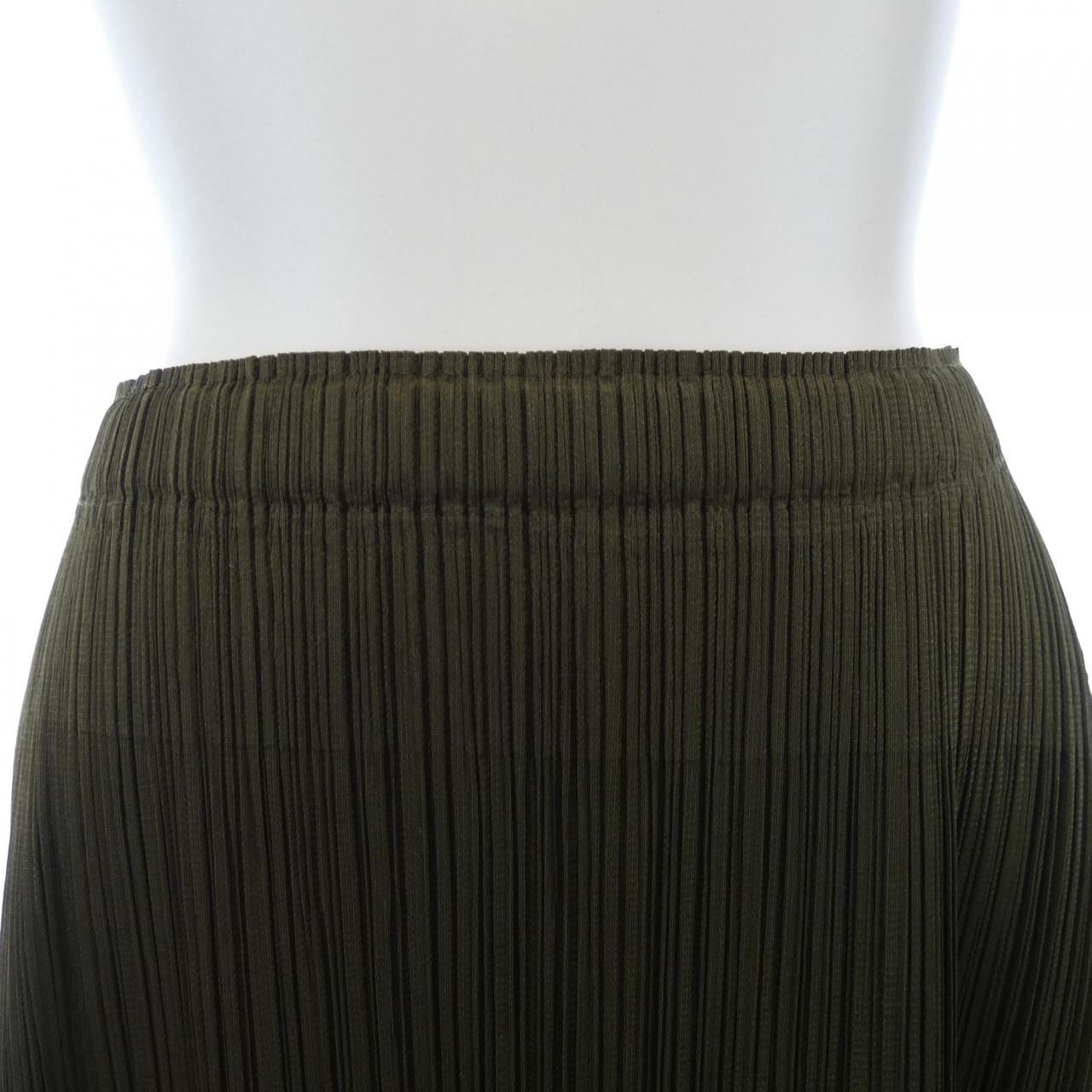 百褶PLEATS PLEASE裙子