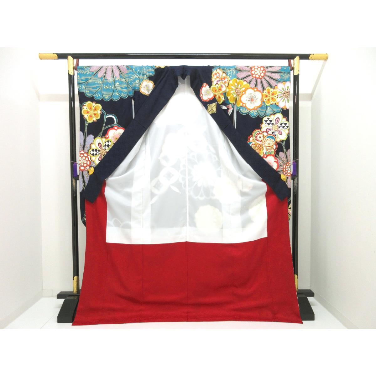 振袖　友禅金彩加工　刺繍入り