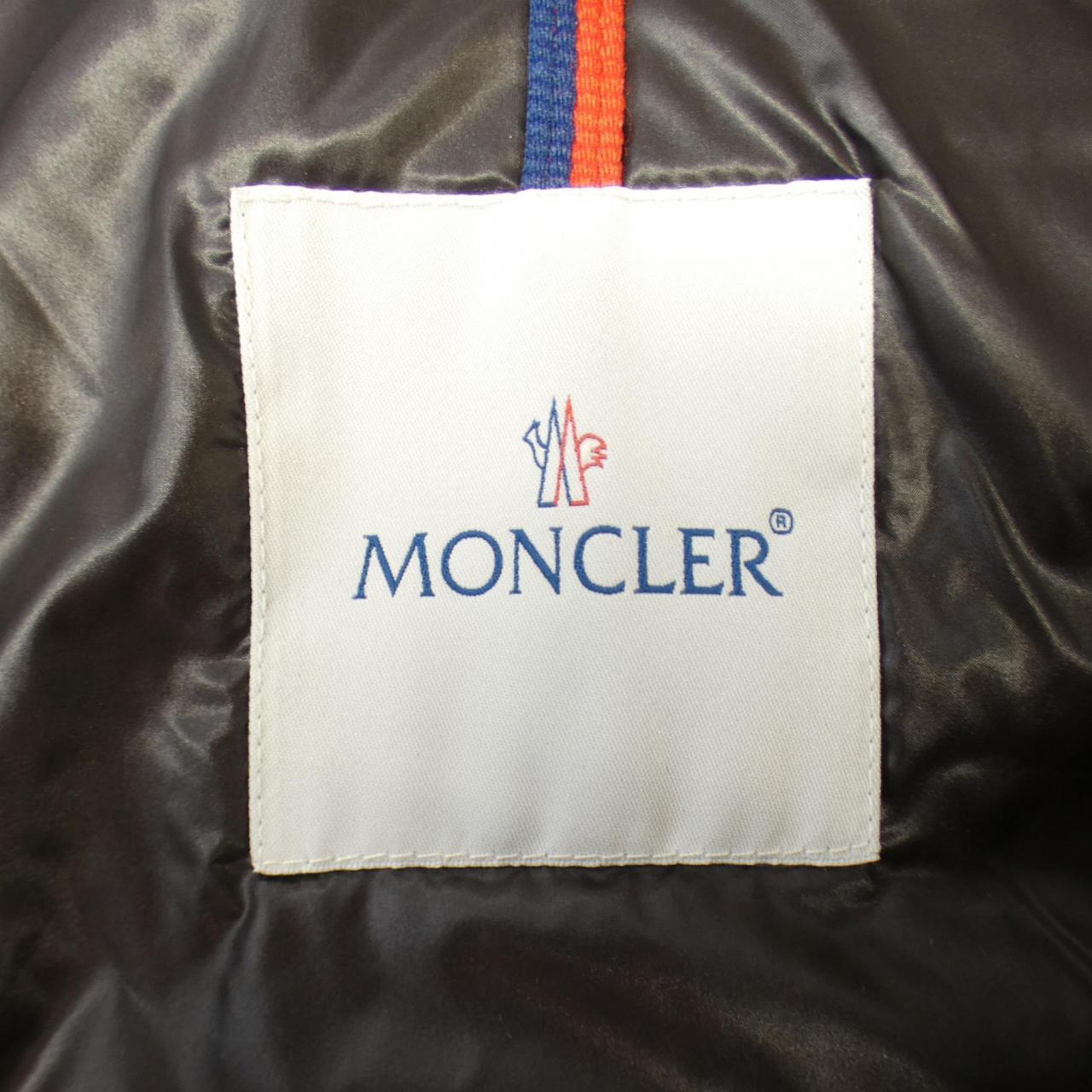 モンクレール MONCLER ダウンジャケット