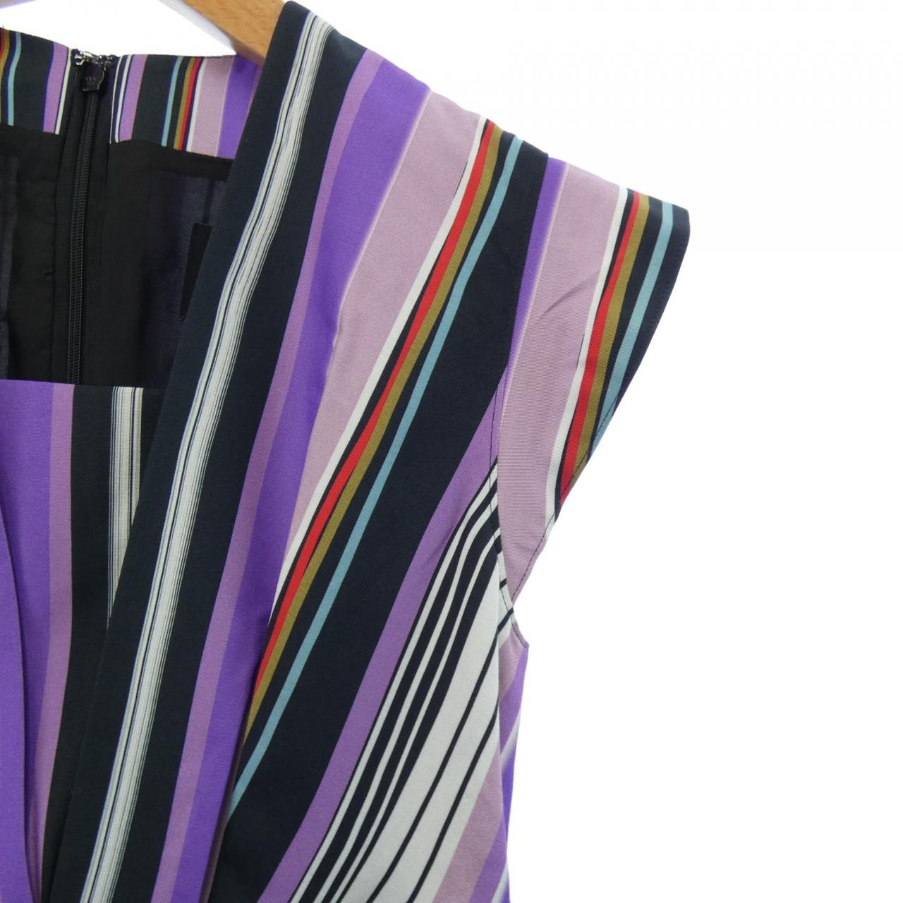 タエアシダ TAE ASHIDA ワンピース