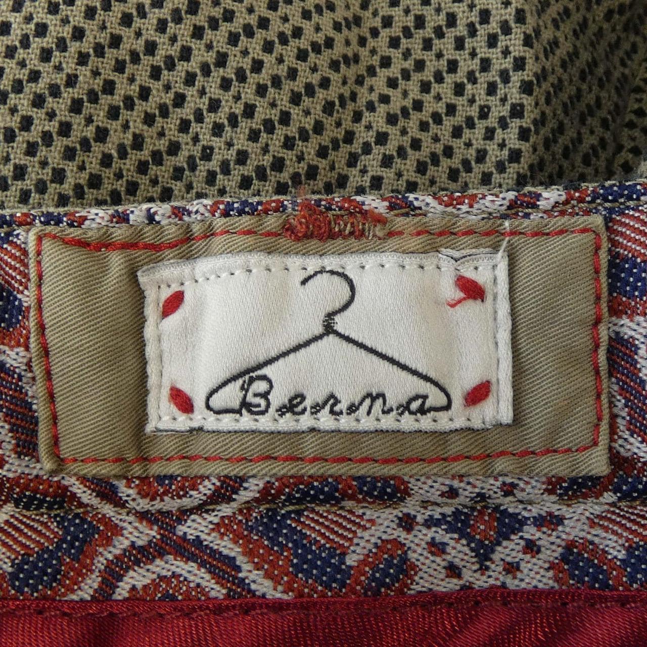 BERNA パンツ