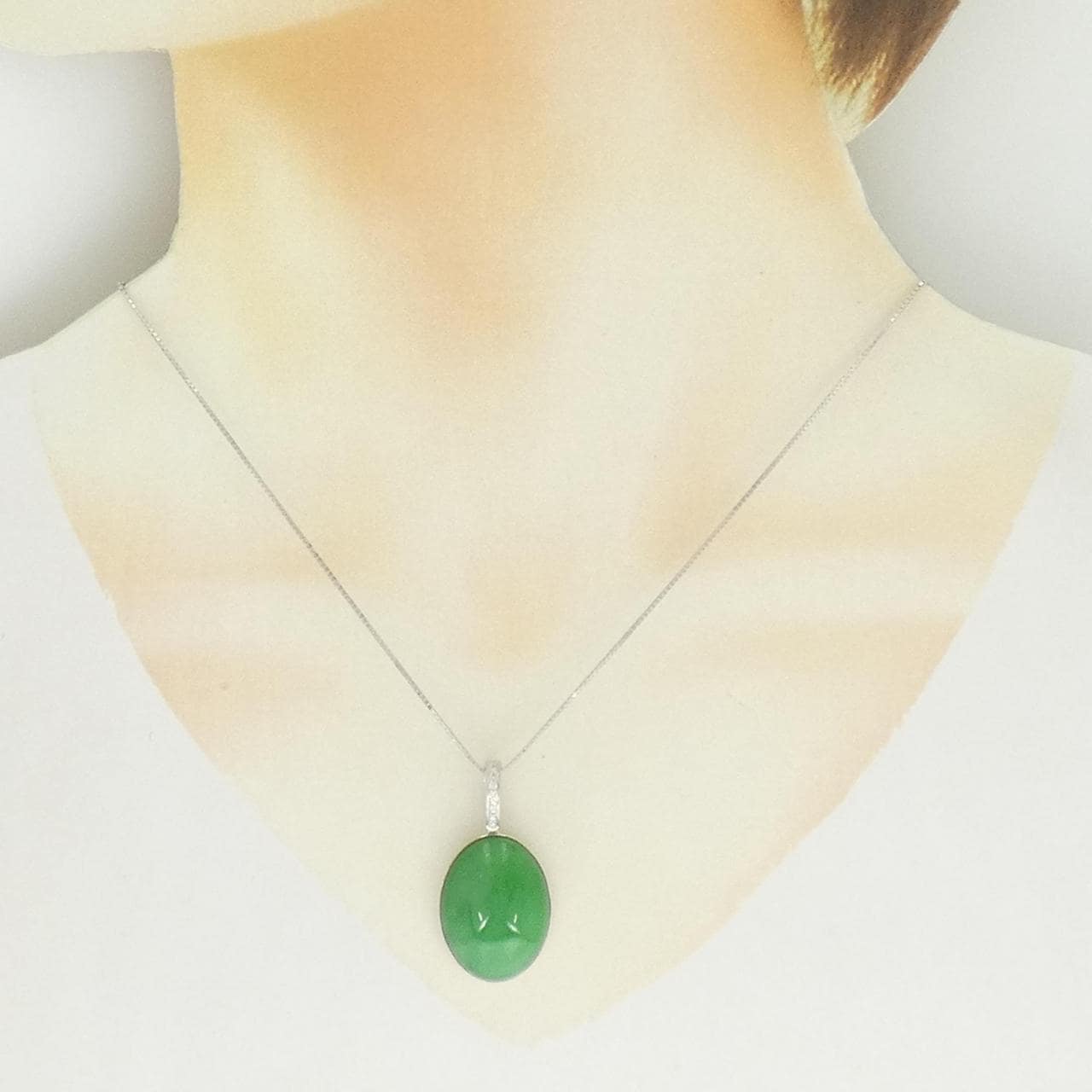 K18WG ヒスイ ネックレス 19.28CT