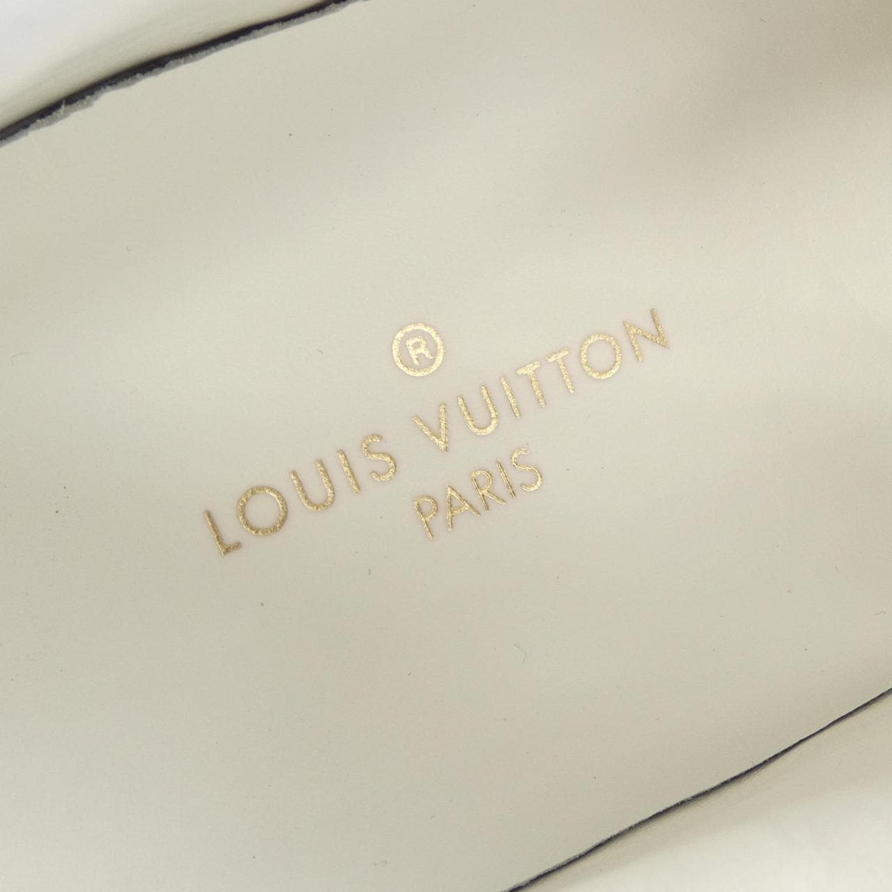 ルイヴィトン LOUIS VUITTON スニーカー
