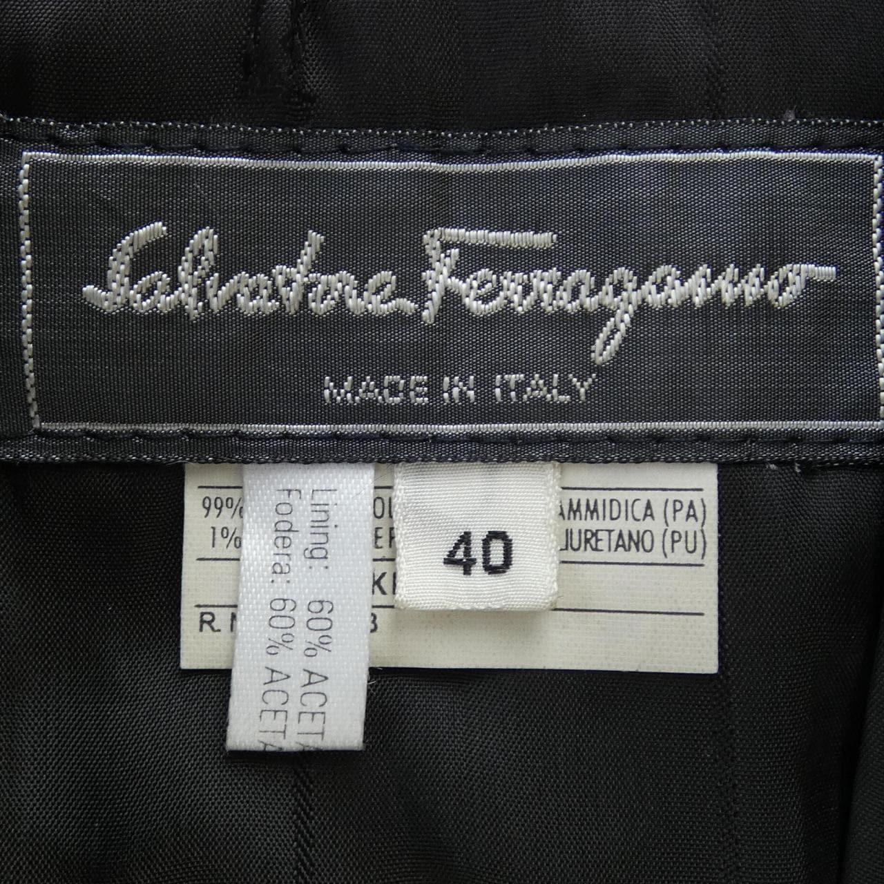 サルヴァトーレフェラガモ SALVATORE FERRAGAMO コート