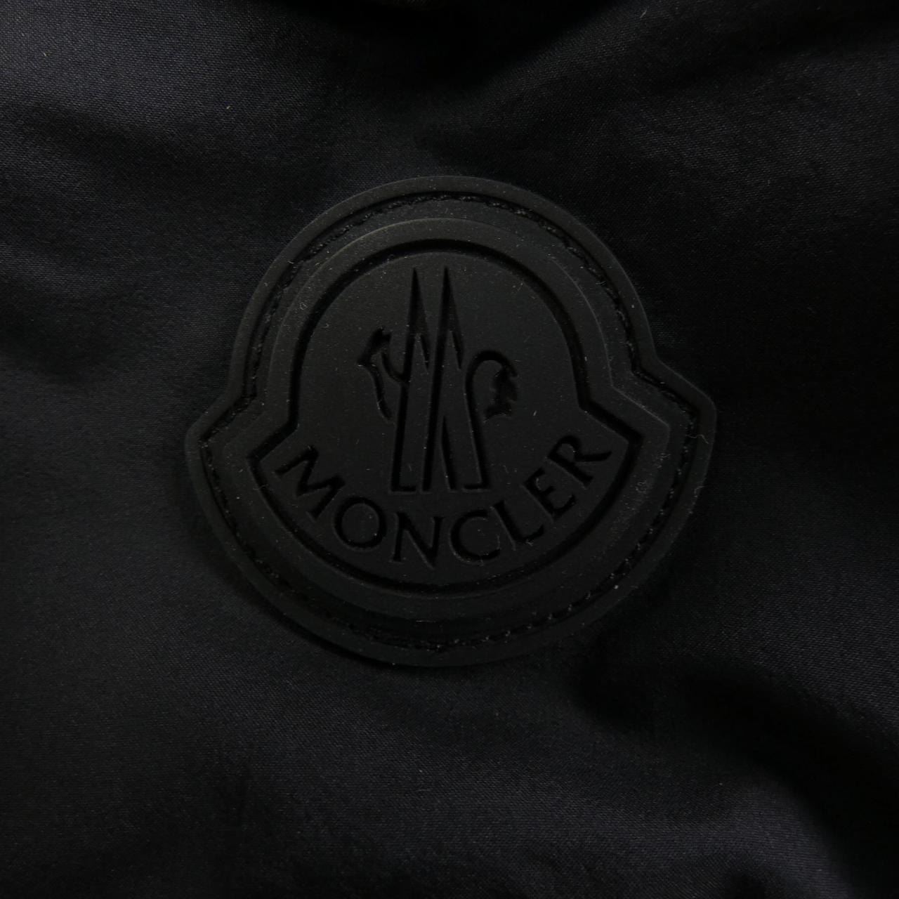 モンクレール MONCLER ダウンジャケット