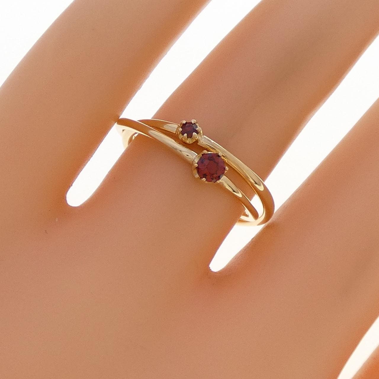 K18YG Garnet ring
