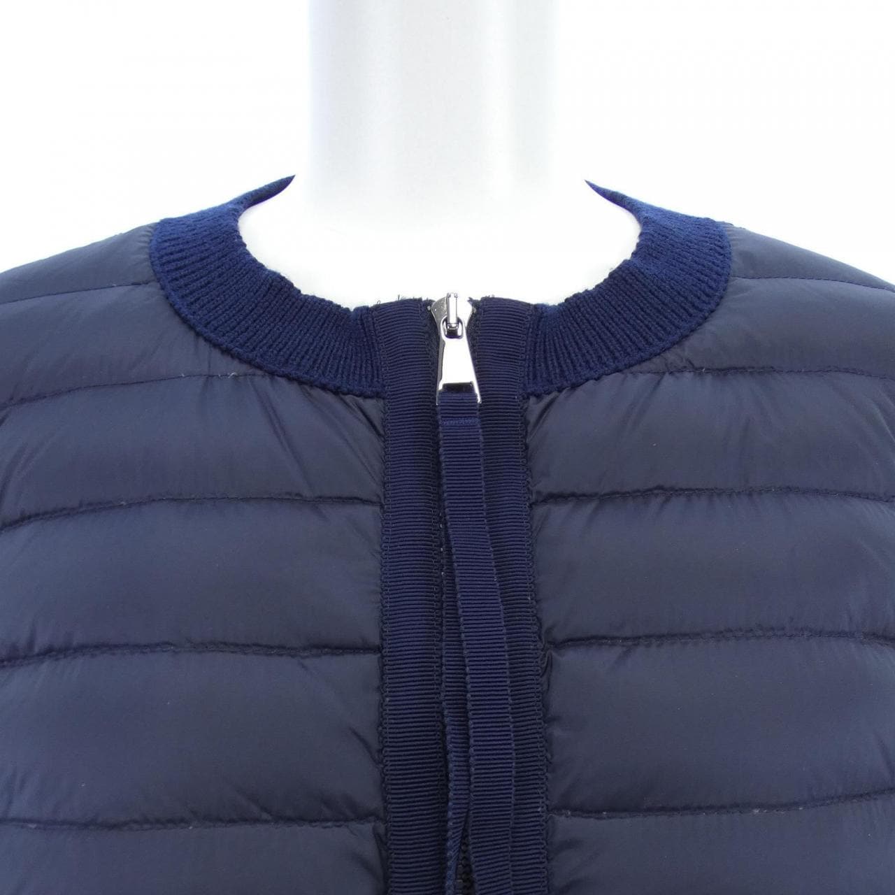 モンクレール MONCLER ダウンジャケット