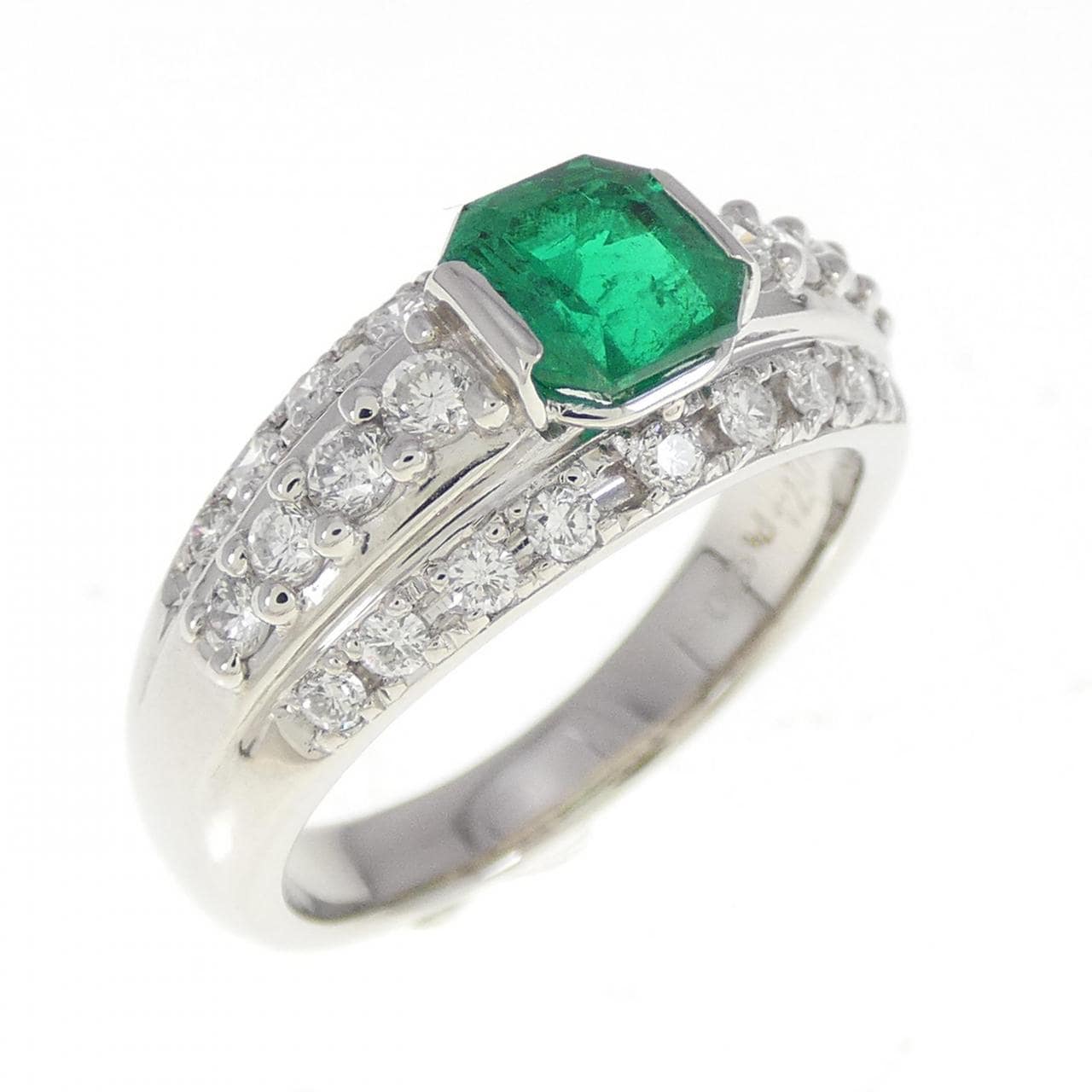 PT エメラルド リング 0.74CT