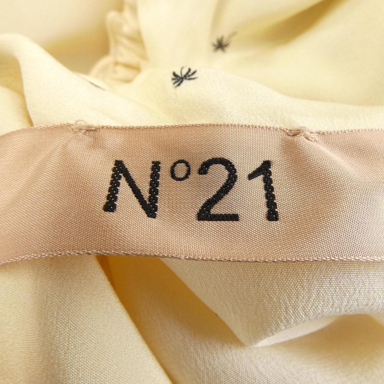 ヌメロヴェントゥーノ N°21 トップス
