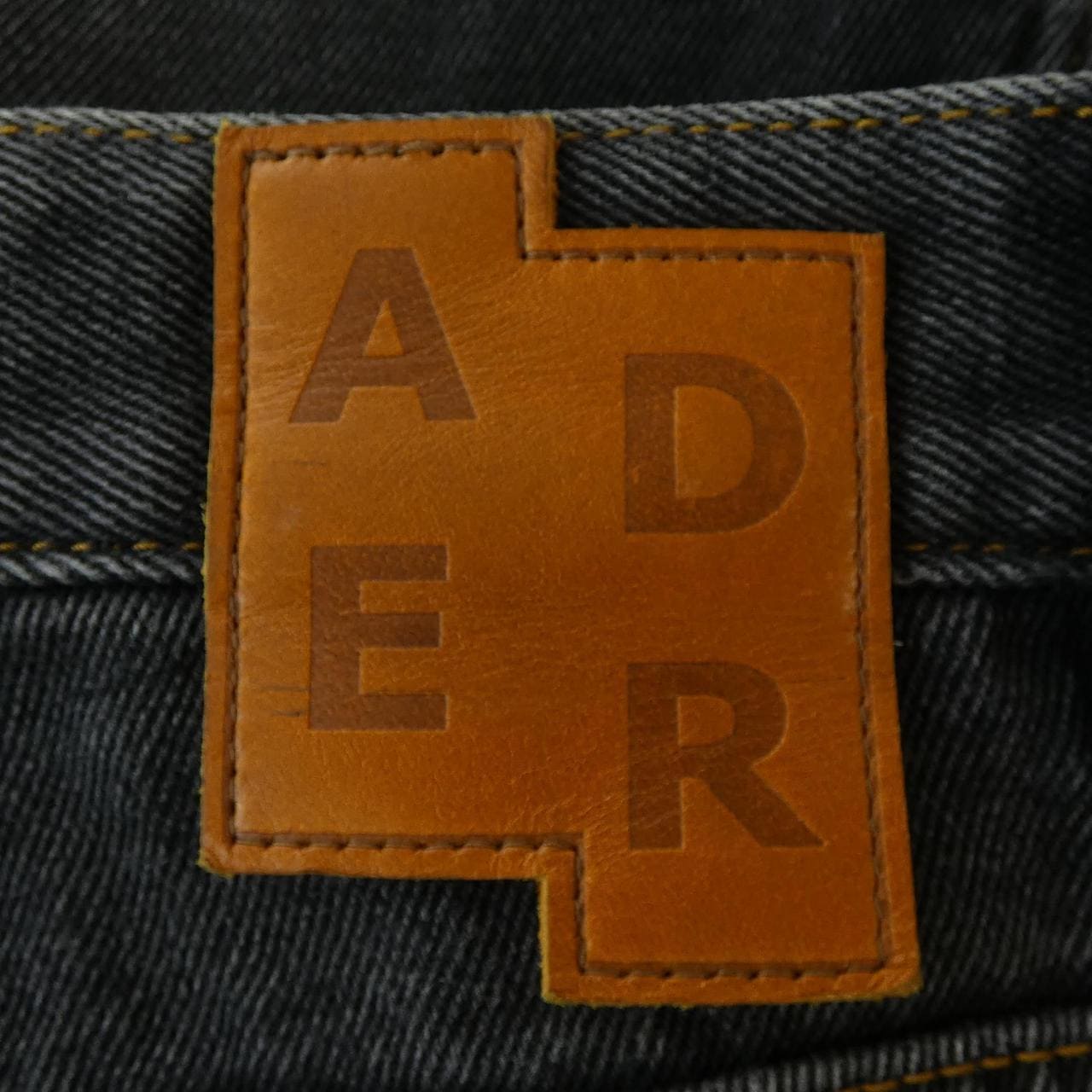 ADERERROR ジーンズ