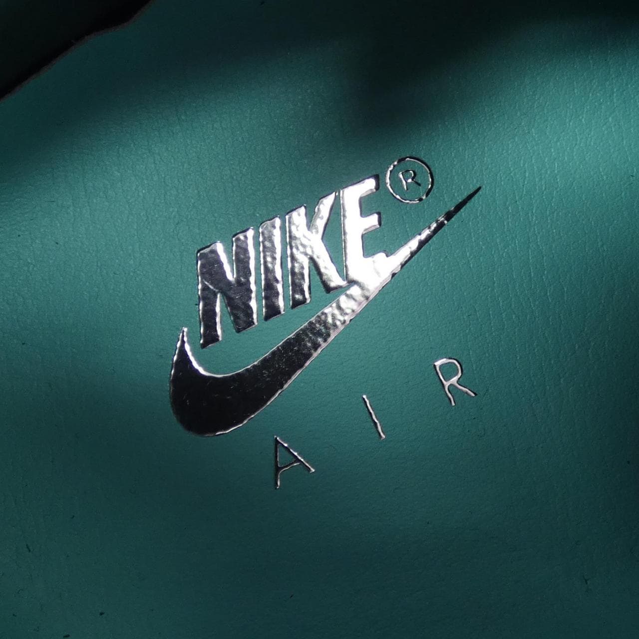 ナイキ NIKE DZ1382-001 TIFFANY スニーカー