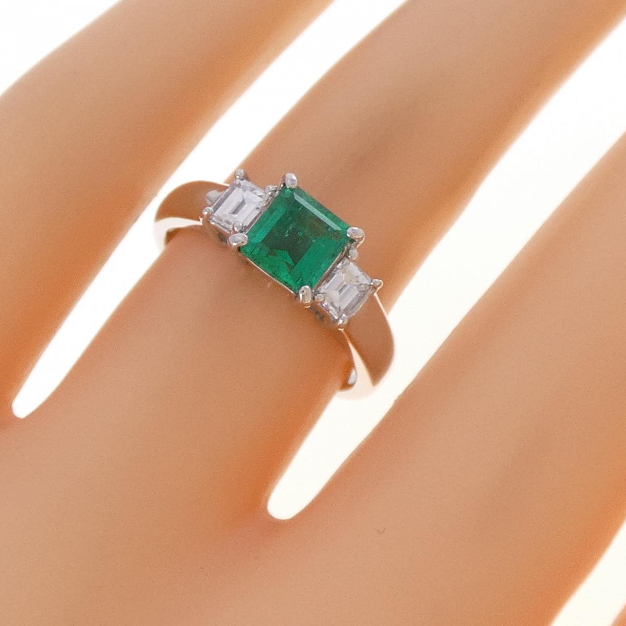 PT900 エメラルド リング 0.63CT
