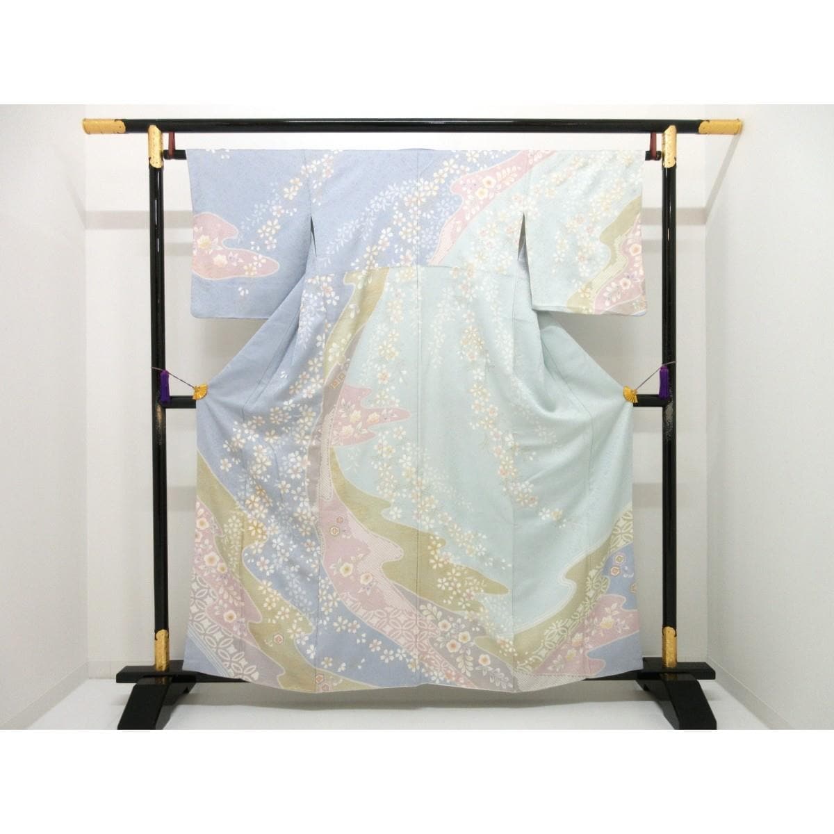 訪問着　友禅金彩加工　刺繍入り　身丈Ｓ寸