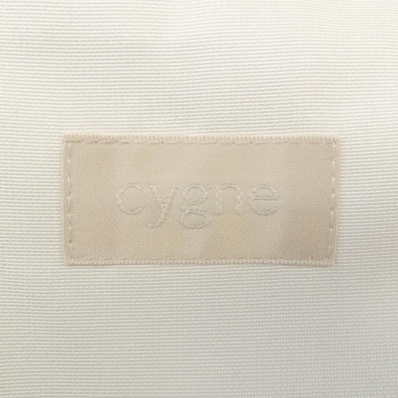 シーニュ Cygne ベスト