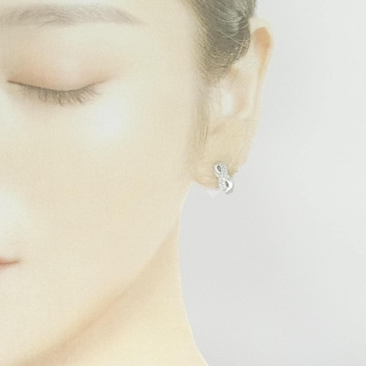 K18WG ダイヤモンド ピアス 0.30CT