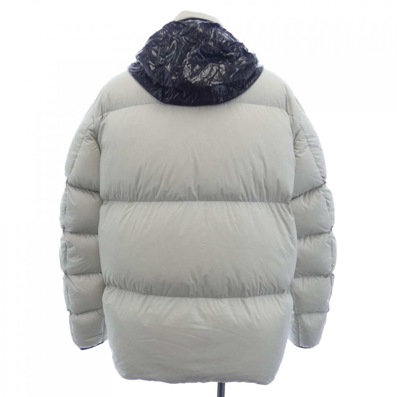 モンクレール MONCLER ダウンジャケット