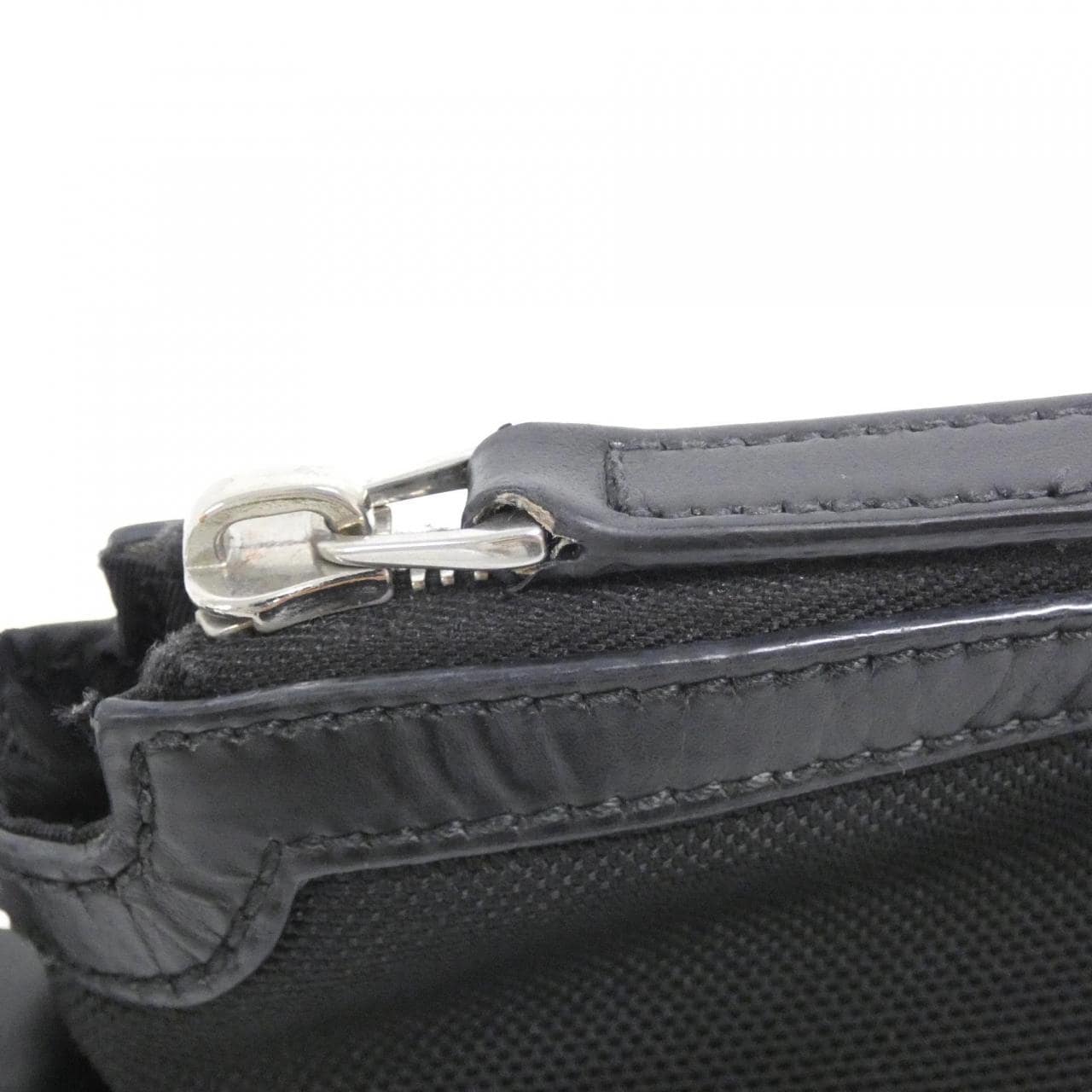 Gucci 631199 KWT7N單肩包