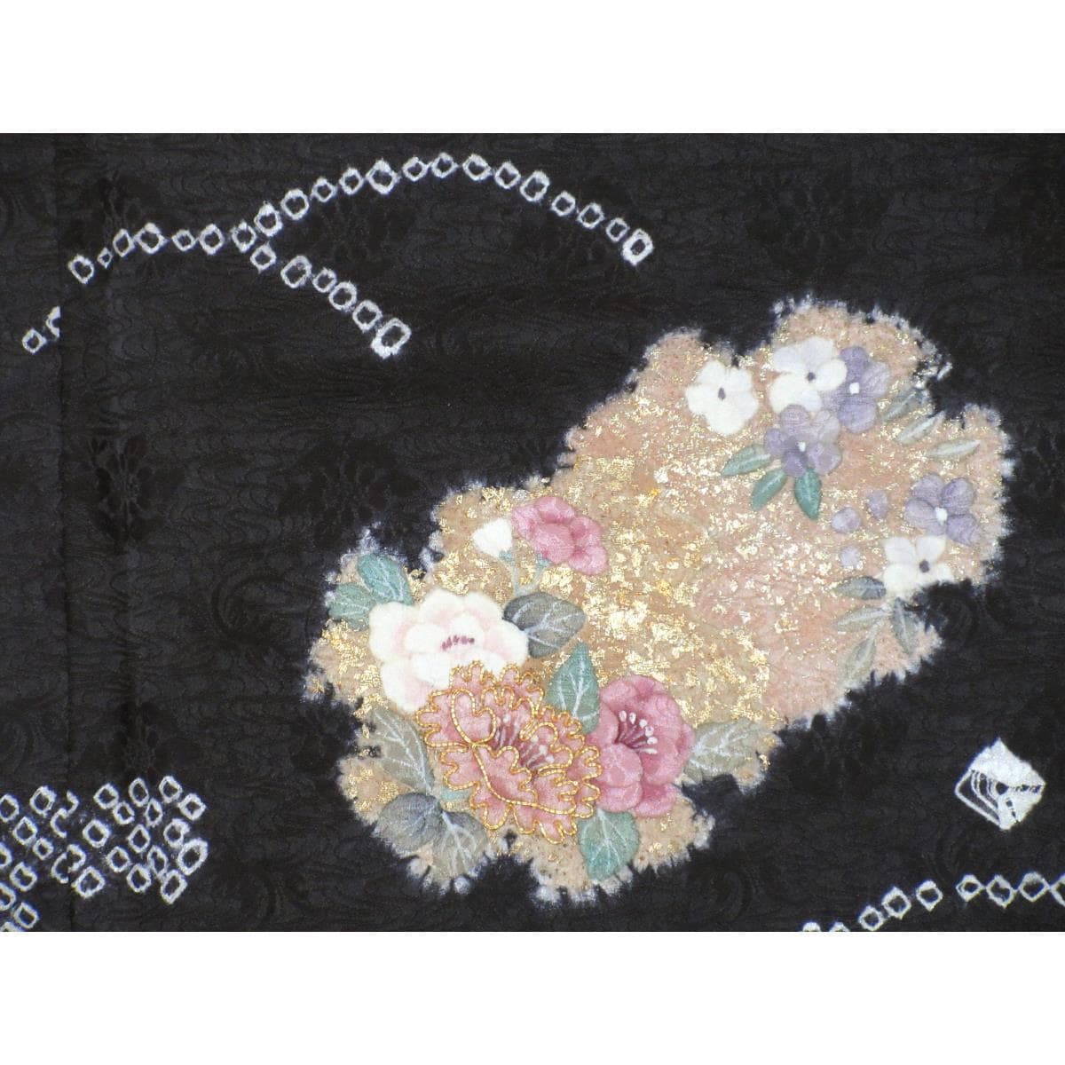 [Unused items] Visiting Kimono with Yuzen Gold Coloring and Shibori Embroidery