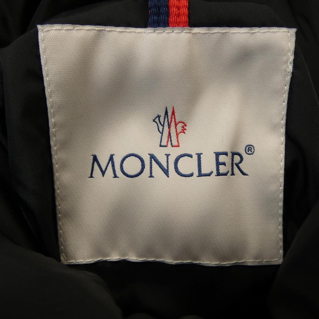 モンクレール MONCLER ダウンジャケット