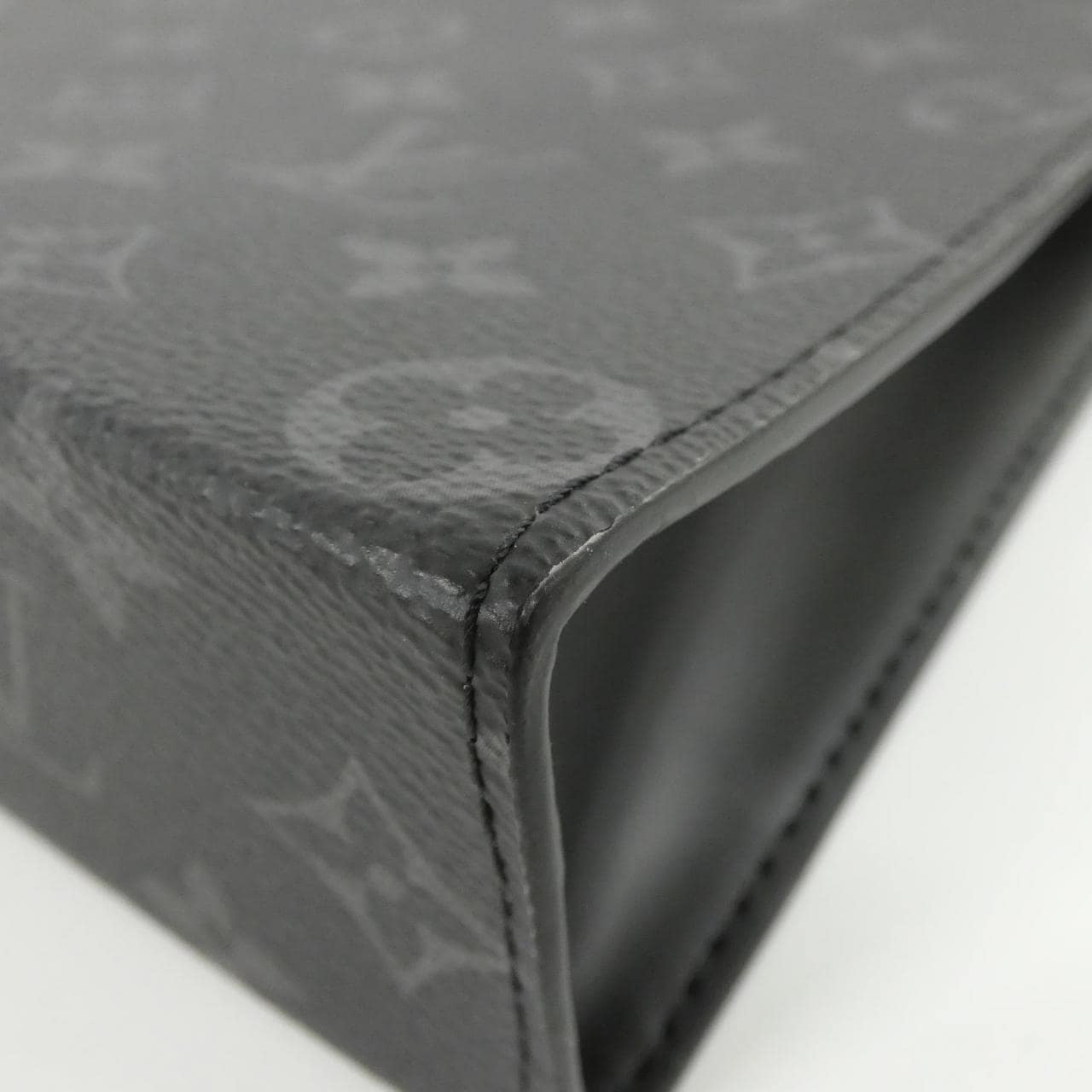 LOUIS VUITTON Monogram Eclipse Pochette Voyage MM M61692 Bag