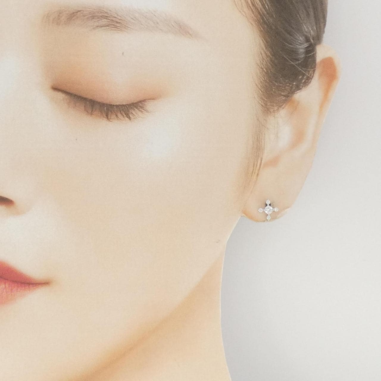 K18WG ダイヤモンド ピアス 0.28CT