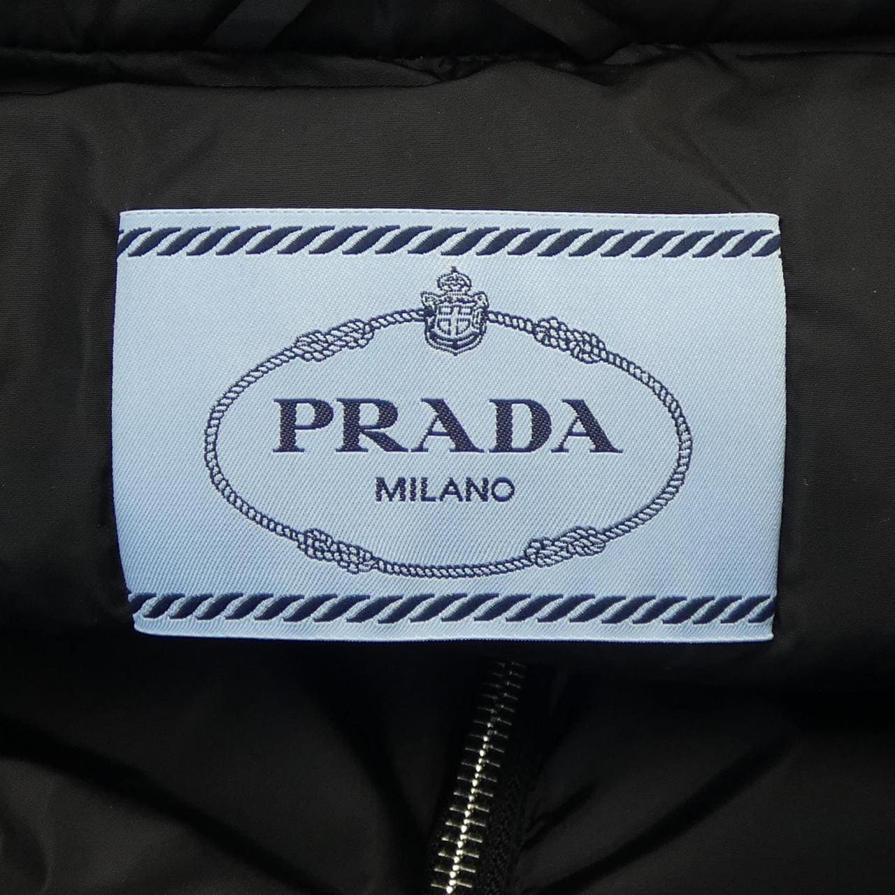 プラダ PRADA ダウンコート