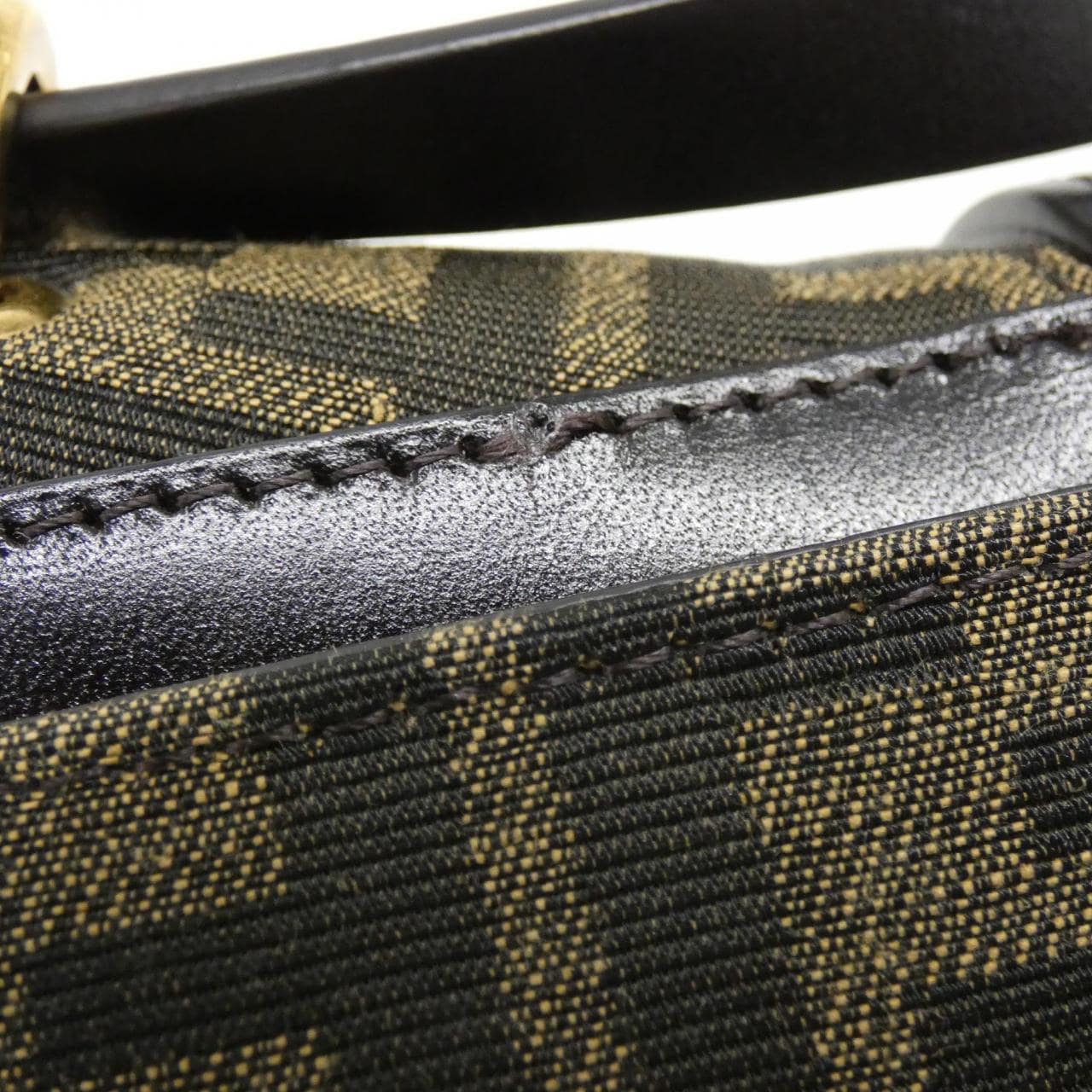 フェンディ カ モン スモール 8BS082 AQ08 ショルダーバッグ