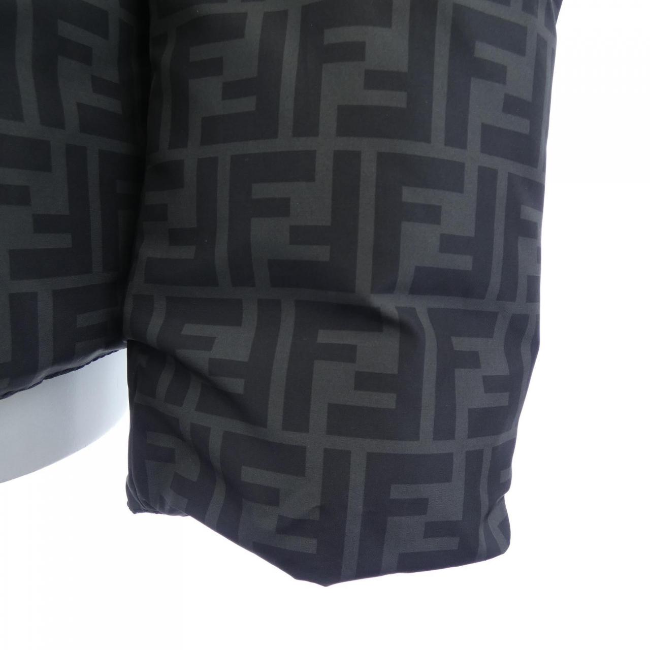 フェンディ FENDI FFモチーフ FAA582 A79O ダウンジャケット