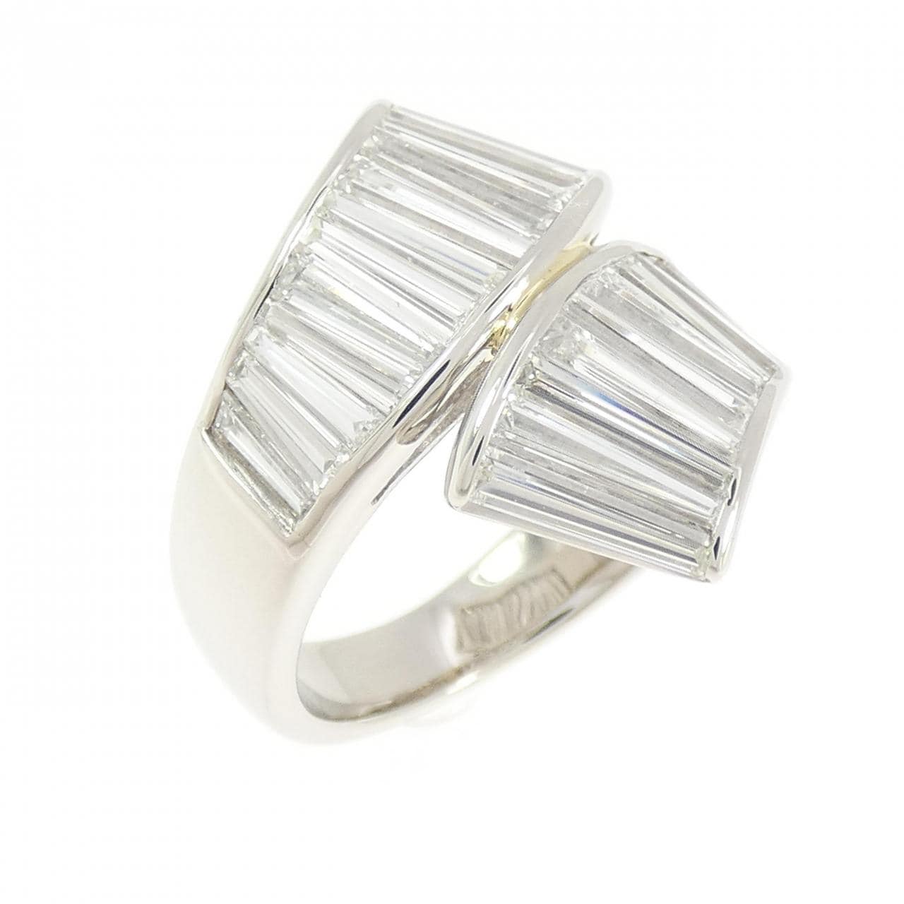 PT900 ダイヤモンド リング 2.85CT