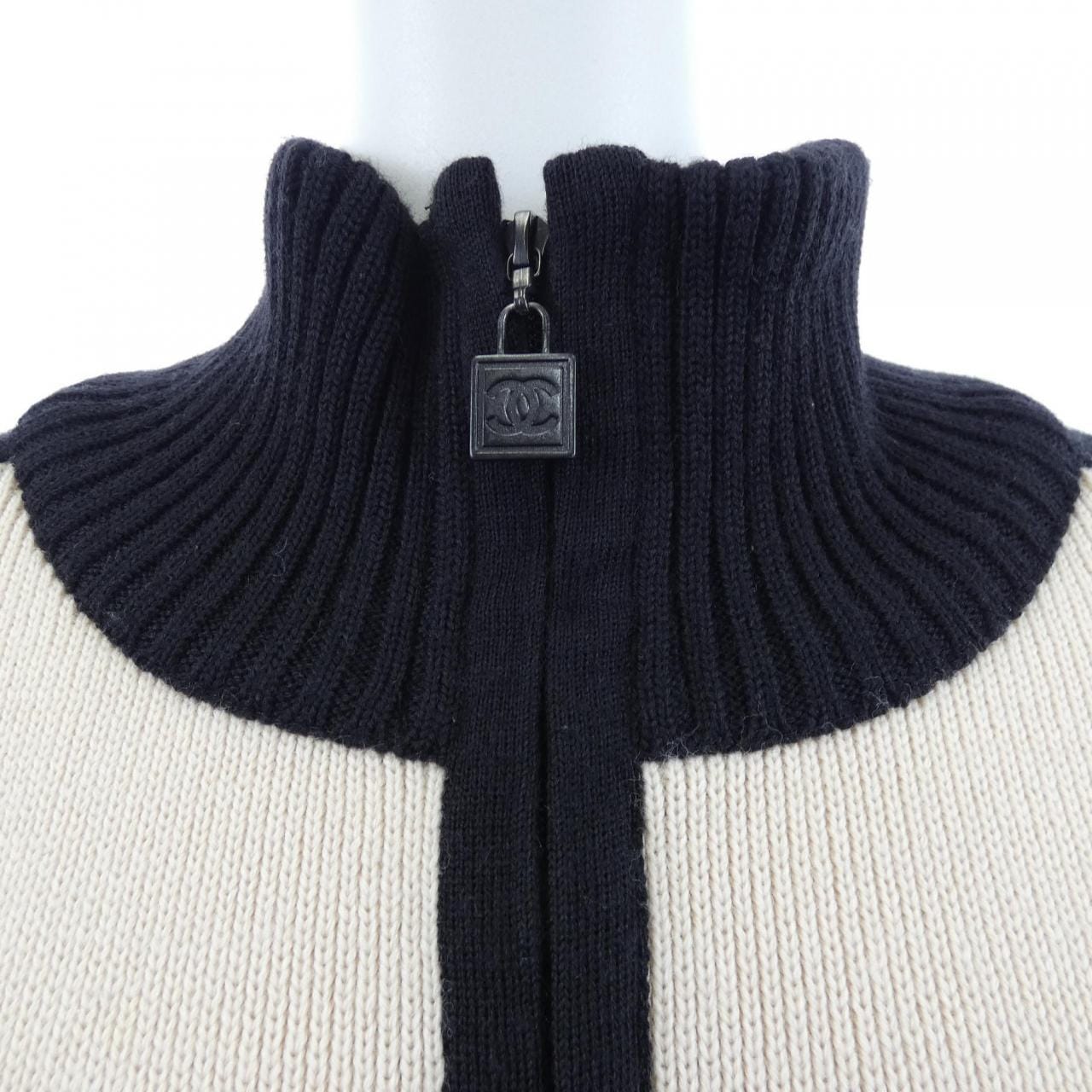 シャネル CHANEL P21812V01383 カーディガン