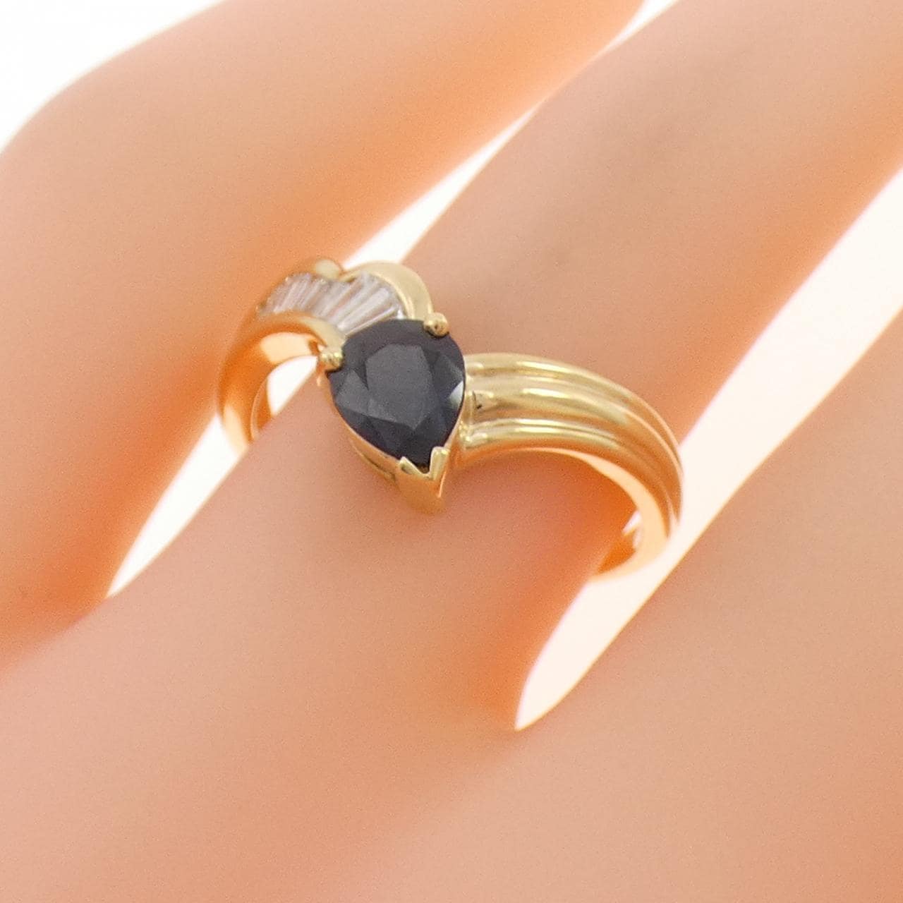 K18YG サファイヤ リング 0.68CT