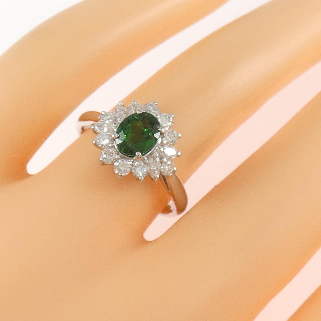 PT900 グリーンガーネット リング 0.77CT