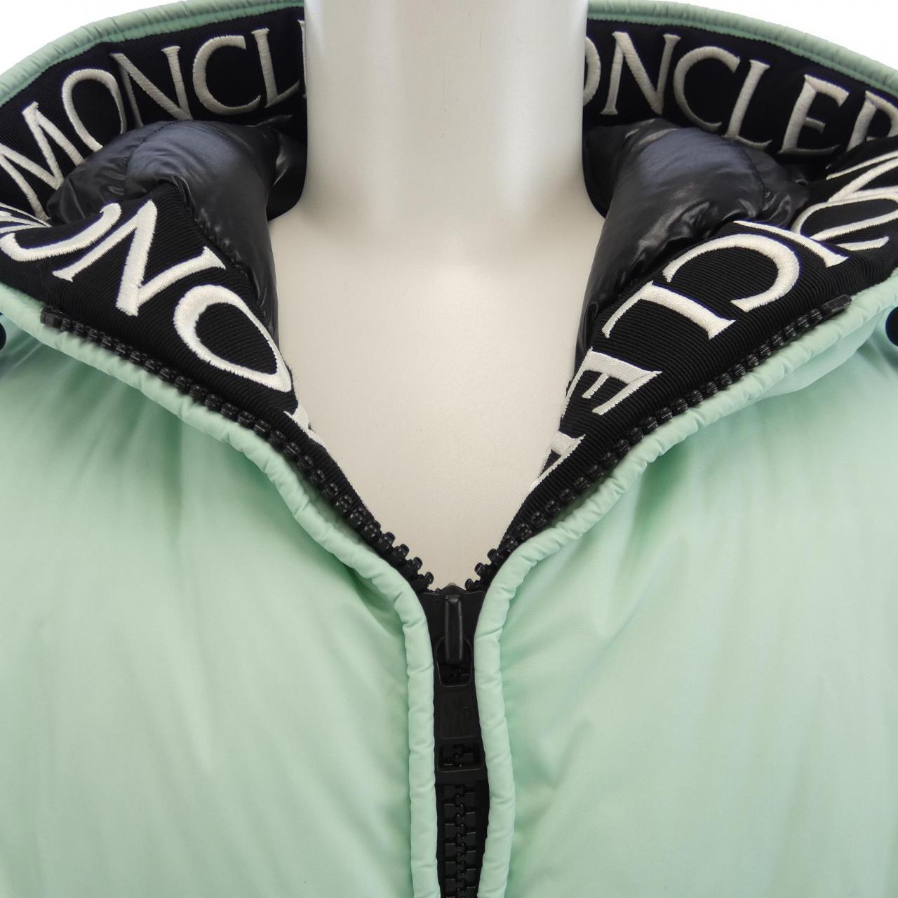 モンクレール MONCLER ダウンジャケット