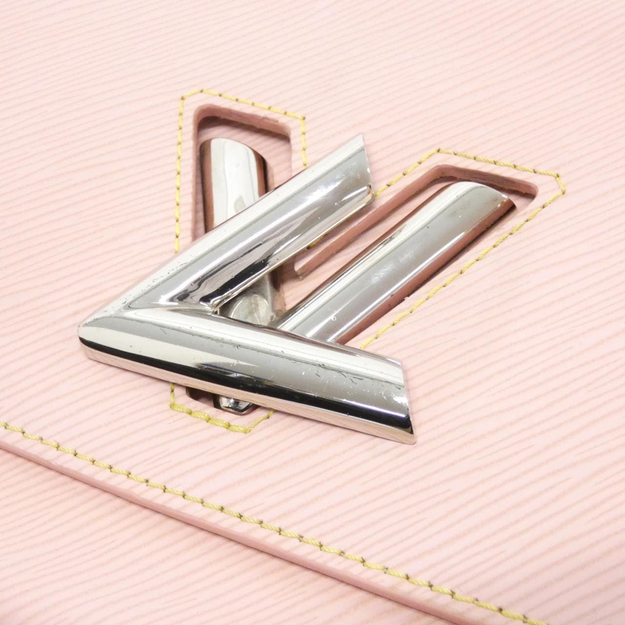 ルイヴィトン エピ ツイスト MM M50380 ショルダーバッグ