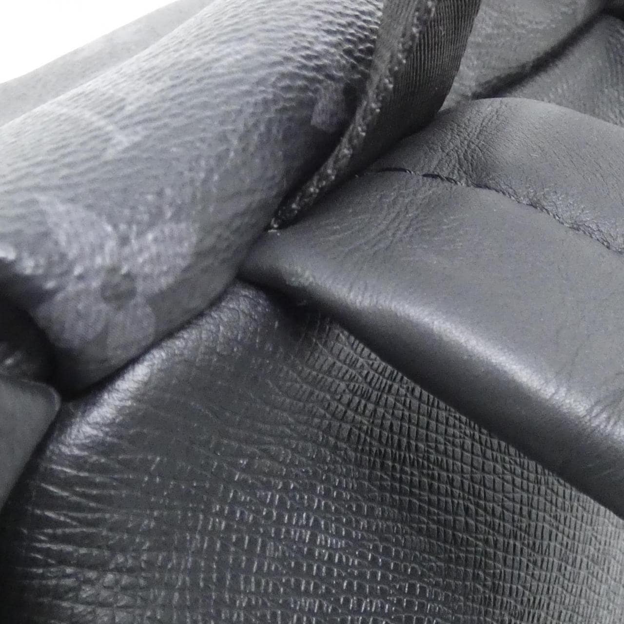 ルイヴィトン タイガ ラマ ディスカバリー バックパック M30230 リュックサック