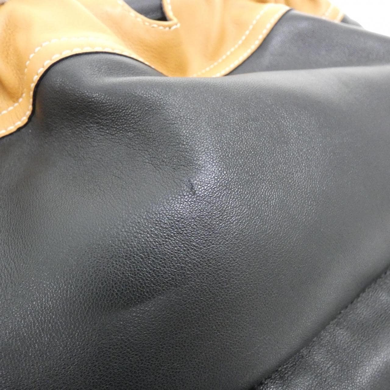ロエベ ヤゴ パフィー バックパックY 335 73 Z55 リュックサック