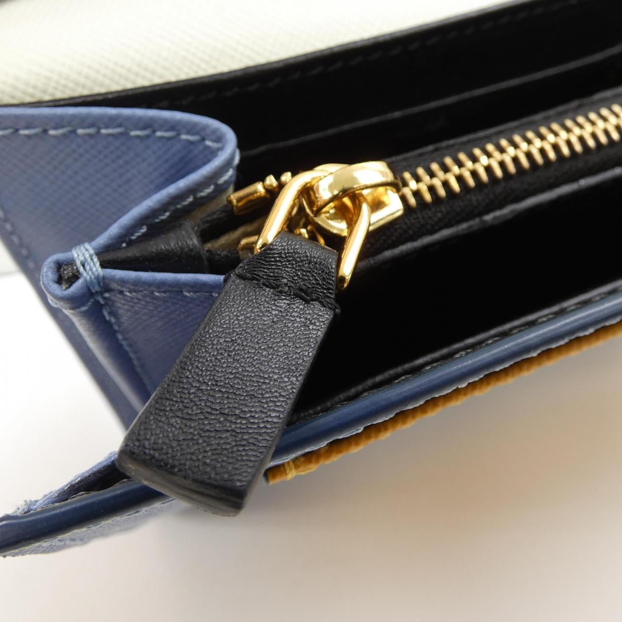 マルニ MARNI WALLET