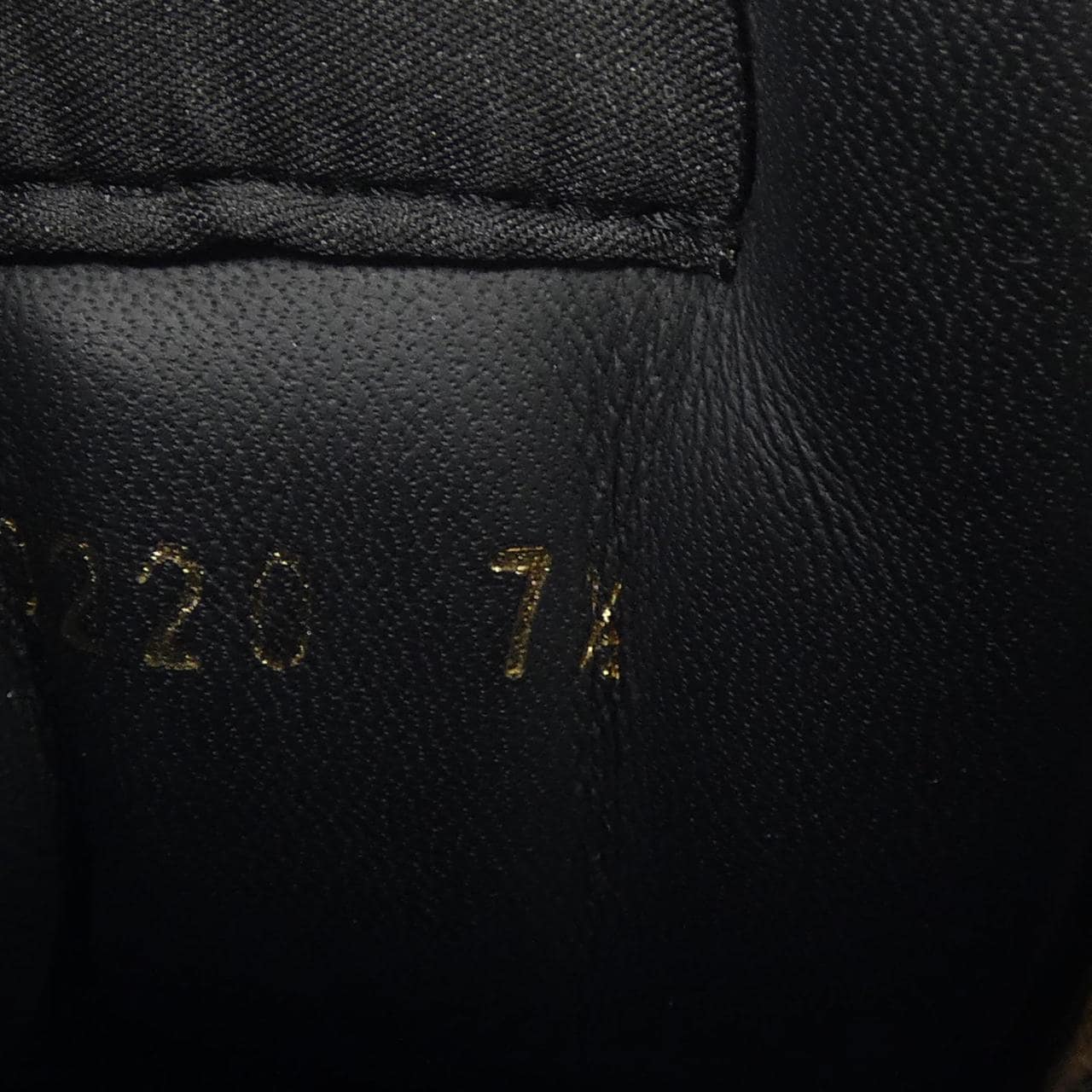 ルイヴィトン LOUIS VUITTON BM0220 ブーツ