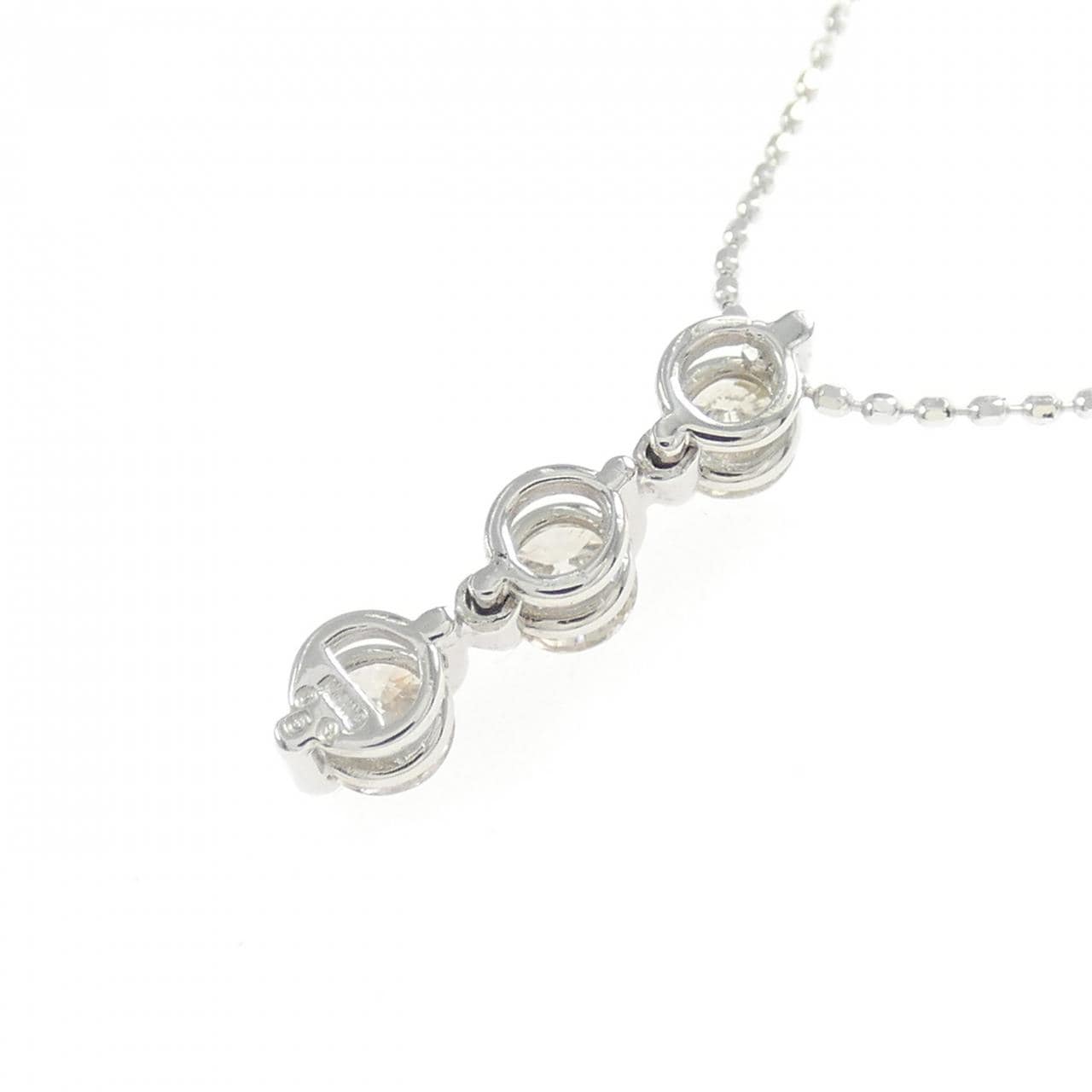 K18WG スリーストーン ダイヤモンド ネックレス 0.50CT
