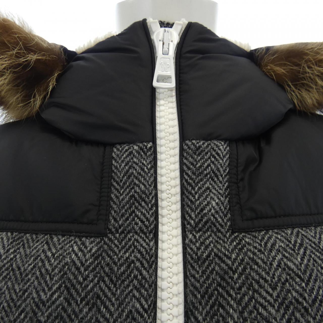 モンクレール MONCLER ダウンジャケット