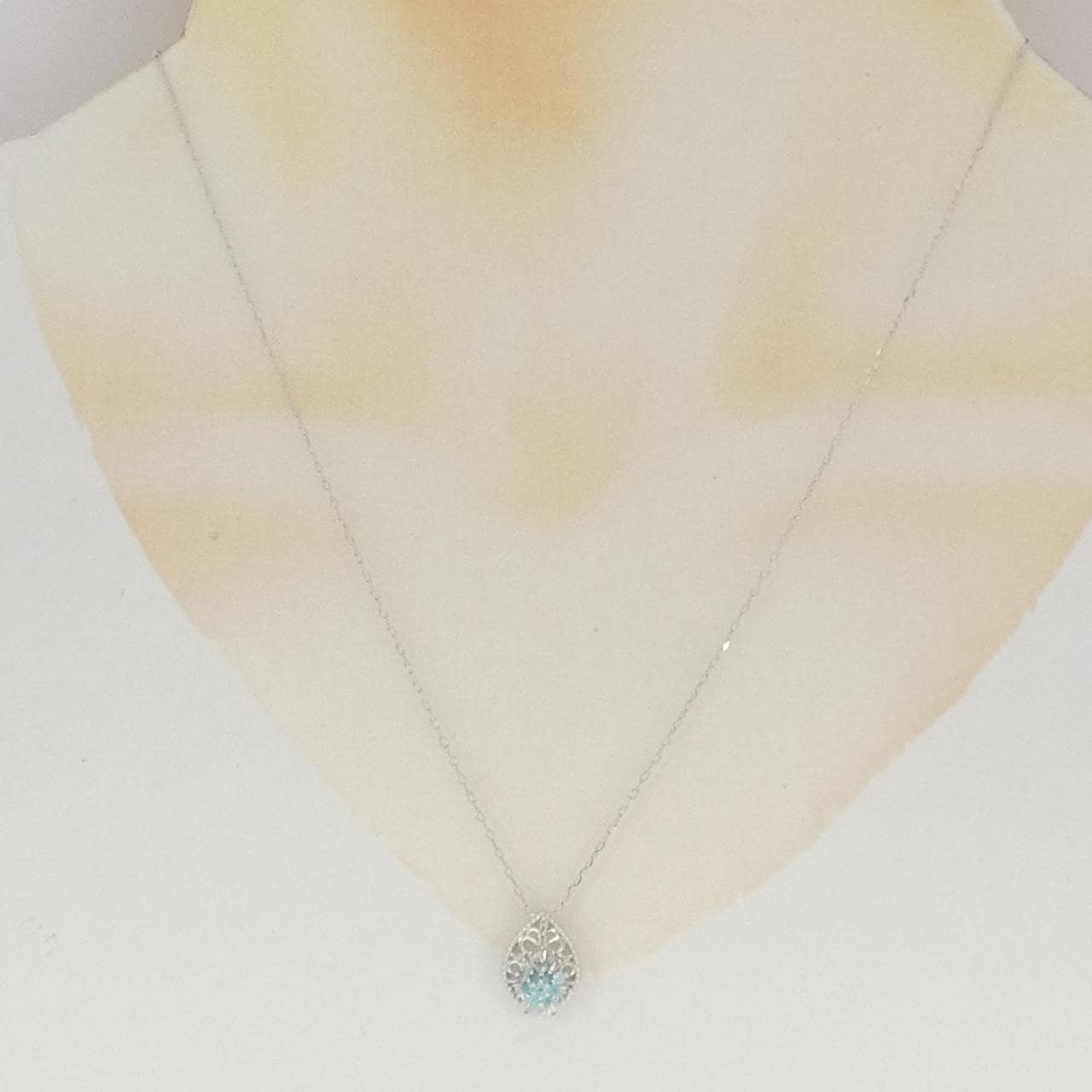 K18WG トルマリン ネックレス 0.13CT